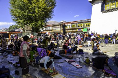 Monlam Dua Festivali, Tibet, Çin