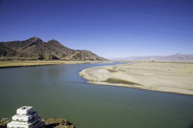 Tibet, Çin 'de dağlı doğal manzara