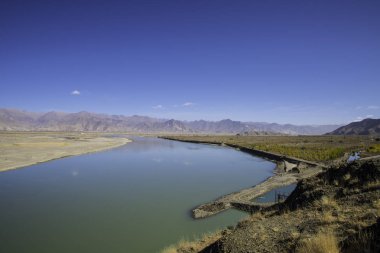 Tibet, Çin 'de dağlı doğal manzara