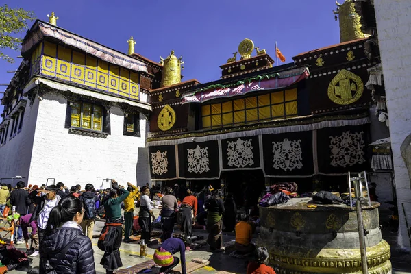 Άνθρωποι Κατά Διάρκεια Monlam Φεστιβάλ Προσευχής Θιβέτ Κίνα — Φωτογραφία Αρχείου