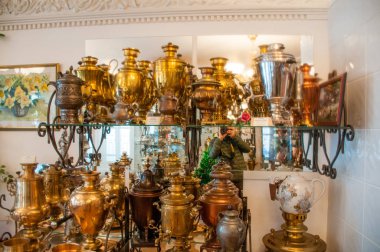 Rusya, Tula - 08 Ocak 2017: Semaver Müzesi 'nin içinde, geleneksel Rus evi