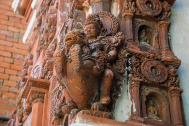 Budist manastırının içinde, kutsal yer kavramı