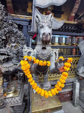 Budist manastırının içinde, kutsal yer kavramı