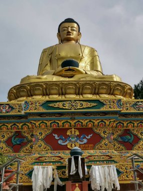Budist manastırının içinde, kutsal yer kavramı