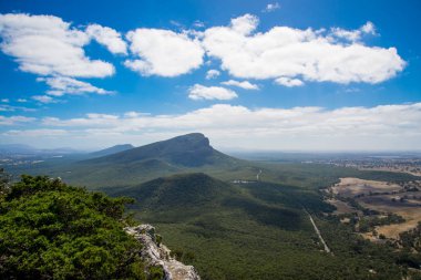 Grampians Ulusal Parkı 'ndan gündüz yolculuk, seyahat konsepti 