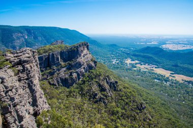 Grampians Ulusal Parkı 'ndan gündüz yolculuk, seyahat konsepti 