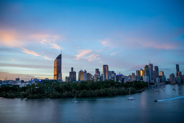 Uitzicht Brisbane Stadsgezicht Zonsondergang Achtergrond — Stockfoto