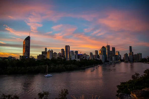 Widok Brisbane Krajobraz Miasta Tle Zachodu Słońca — Zdjęcie stockowe