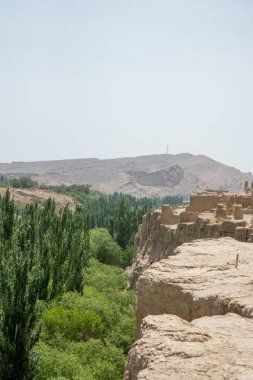 Eski Jiaohe şehrinin kalıntıları, Turpan, Çin. 2000 yılı aşkın süredir Gaochang ve Jiaohe, Xinjiang 'daki en eski ve en büyük harabelerdir..