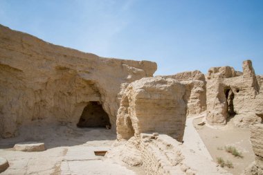 Eski Jiaohe şehrinin kalıntıları, Turpan, Çin. 2000 yılı aşkın süredir Gaochang ve Jiaohe, Xinjiang 'daki en eski ve en büyük harabelerdir..