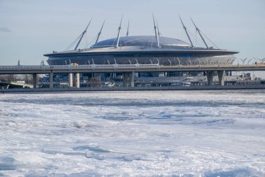 Rusya 'dan geçiyor, St. Petersburg' da kış mevsiminde geziyor.