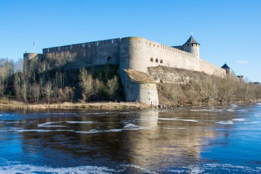 Hermann kalesinin Narva, Estonya 'daki manzarası