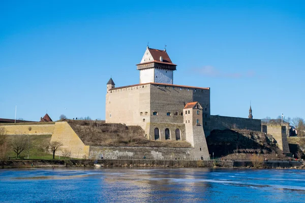 Widok Zamek Hermann Narwie Estonia — Zdjęcie stockowe
