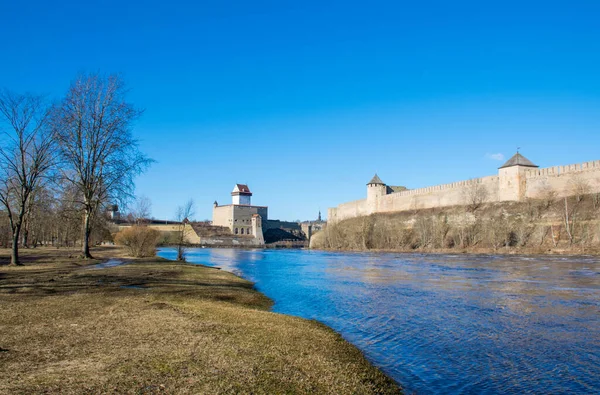 Вид Замок Германа Нарві Естонія — стокове фото