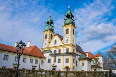 Güzel ortaçağ mimarisinin manzarası 