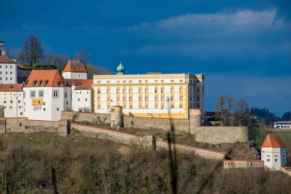 Utsikt Över Slottet Gamla Stan Dagtid Resor Koncept — Stockfoto