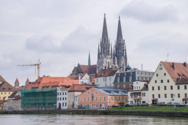 Bulutlu bir günde Regensburg şehir manzarası, seyahat kavramı 