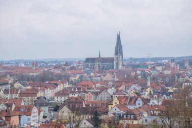 Bulutlu bir günde Regensburg şehir manzarası, seyahat konsepti 