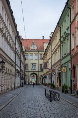 Wroclaw Eski Kasabası 'ndaki renkli tarihi binalar Noel zamanı, Polonya. Doğu Avrupa 'da kış.