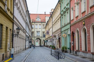 Wroclaw Eski Kasabası 'ndaki renkli tarihi binalar Noel zamanı, Polonya. Doğu Avrupa 'da kış.