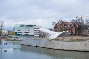 Noel zamanı şehir binalarının manzarası, Polonya. Doğu Avrupa 'da kış.
