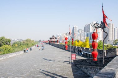 Xian, Çin - Ekim 2019: Xian Şehir Duvarı Günü turu Shaanxi Bölgesi.