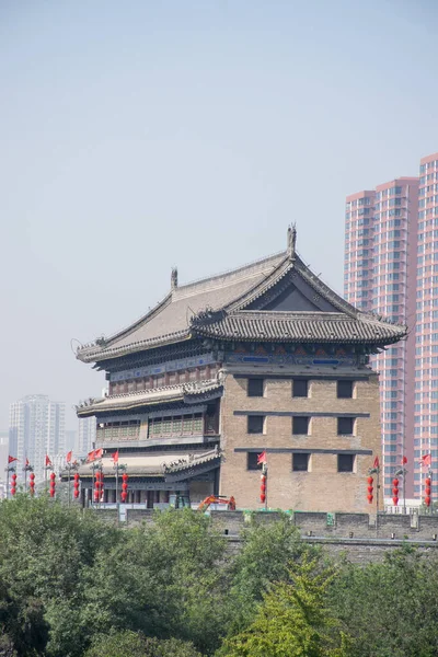 Xian, Çin - Ekim 2019: Xian Şehir Duvarı Günü turu Shaanxi Bölgesi.