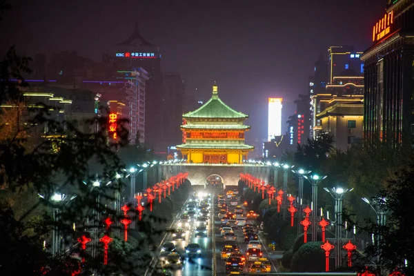 Xian Şehir Duvarı gece turu. Shaanxi Bölgesi, Çin.