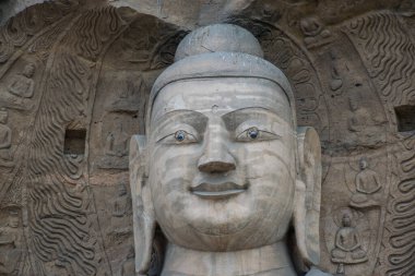 Buda heykelinin açık havada dağda kapanışı, din kavramı, Tibet