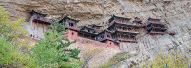 Shanxi 'deki Datong şehri yakınlarındaki Taoist manastırı. Kutsal Taoist Dağı, Dünya Mirası olarak tercüme edilir.