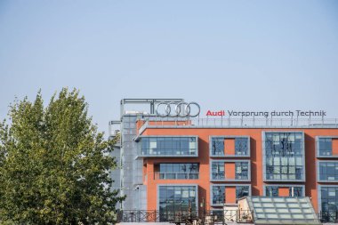 Şehrin modern binası