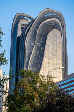 Gündüz modern şehir mimarisine bakış, seyahat kavramı 