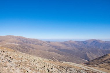 Gündüzleri dağların manzarası, seyahat kavramı
