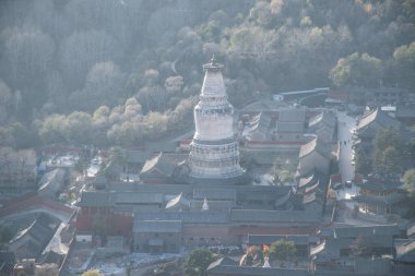 Geleneksel Çin mimarisinin havadan görünüşü, seyahat kavramı 