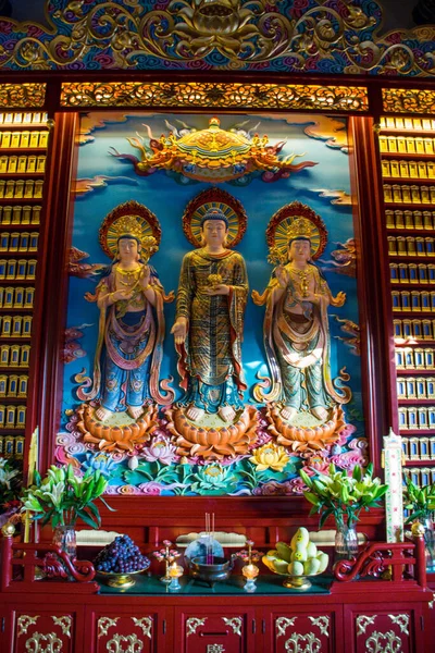 伝統的な仏教寺院旅行のコンセプトの中で — ストック写真