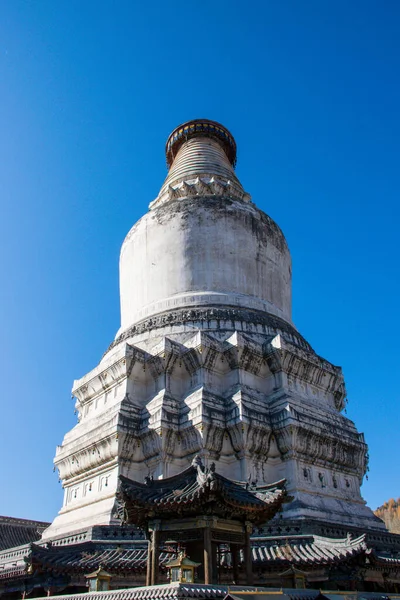 伝統的な仏教寺院旅行の概念 — ストック写真