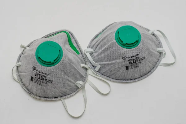 2020-01-05 Koruyucu P2gv karbon kullan-at solunum maskesi Bushfire duman sis partiküllerinden korumak için uygun — Stok fotoğraf