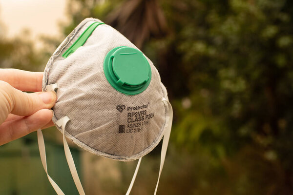 2020-01-05 Protector P2GV carbon disposable respirator mask suitable to protect from bushfire smoke haze particles PM2.5