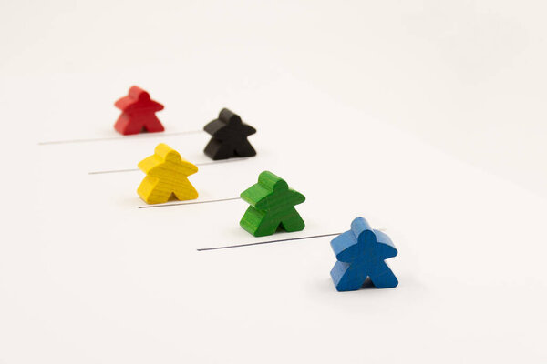 Остановить коронавирусную концепцию. Социальное дистанцирование между людьми помогает остановить распространение вируса
