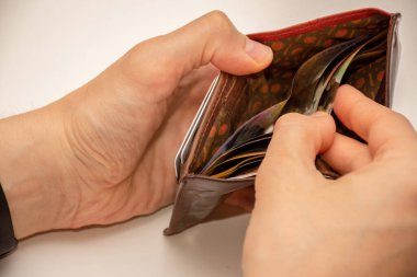 El ele tutuşan Avustralya doları - Coronavirüs nedeniyle düşük gelir