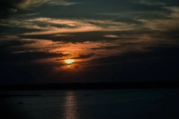 Schöner Sonnenuntergang Über Dem Meer — Stockfoto