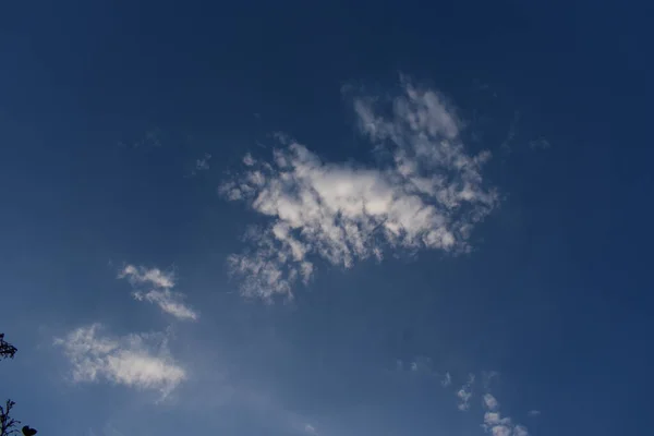 Ciel Bleu Avec Nuages Blancs Fond Nature — Photo