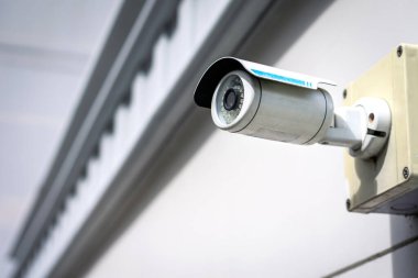 Bina duvar üzerinde Cctv güvenlik kamera.