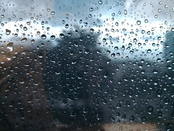 窗玻璃背景图上的雨滴 — 图库照片
