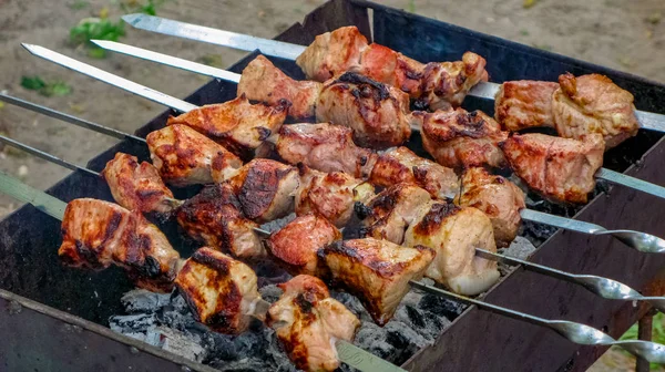 Barbeküde et yakın plan.
