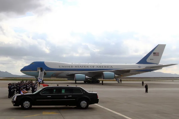 Air Force One потрапляє в міжнародному аеропорту Афін — стокове фото