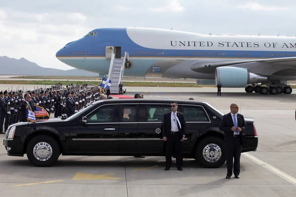 L'Air Force One atterrit à l'aéroport international d'Athènes — Photo