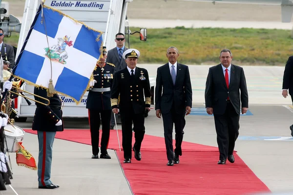 President Barack Obama arriveert bij de Athene — Stockfoto