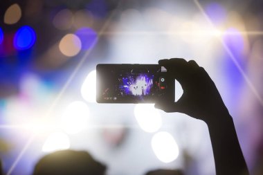 El ile bir akıllı telefon kayıtları canlı müzik festivali