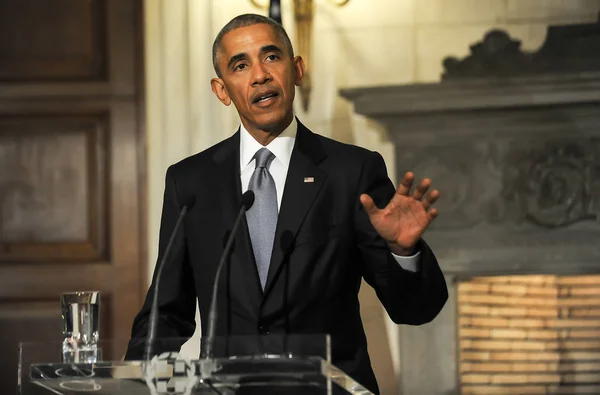 主席奧巴馬说在联合新闻发布会机智 — 图库照片